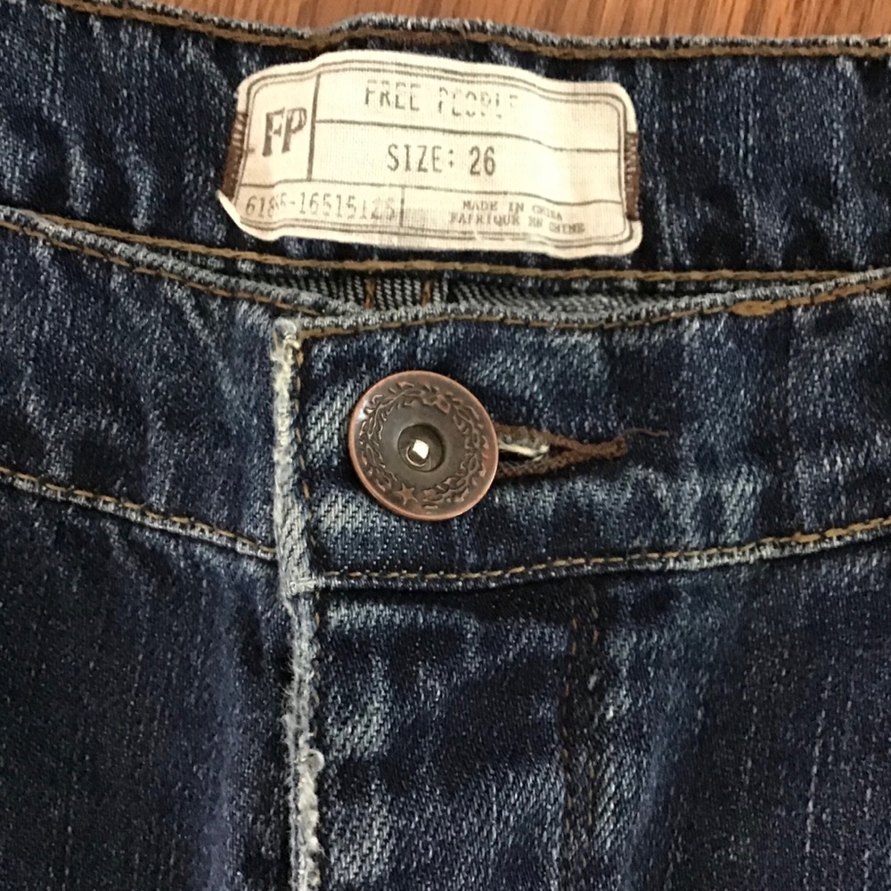 Free People Distressed Boyfriend Jeans Sz 26 - Picture 7 of 8